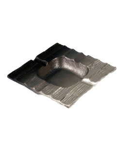 Τασάκι Μεταλλικό Διακοσμητικό Ασημί Τετράγωνο  Κ-530  Διαστ.13Χ13Χ2,5cm.