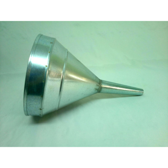 Χωνί μεταλλικό-γαλβανιζέ με διάμετρο από 20 εκατοστά μέχρι 25 εκατοστά.