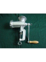 Κρεατομηχανή χειροκίνητη για παρασκευή κιμά, λουκάνικου, σουτζουκιού κ.α. Διαθέσιμη σε 3 μεγέθη, Νο 5, Νο 8, Νο 10.