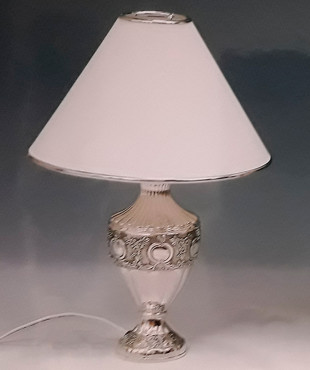 Επιτραπέζιο επάργυρο φωτιστικό 685